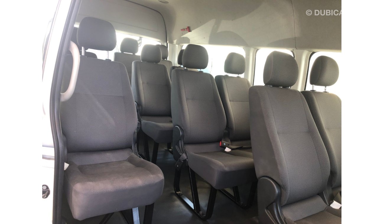 تويوتا هاياس Toyota Hiace Highroof Bus 15 seater, model:2017. Excellent condition