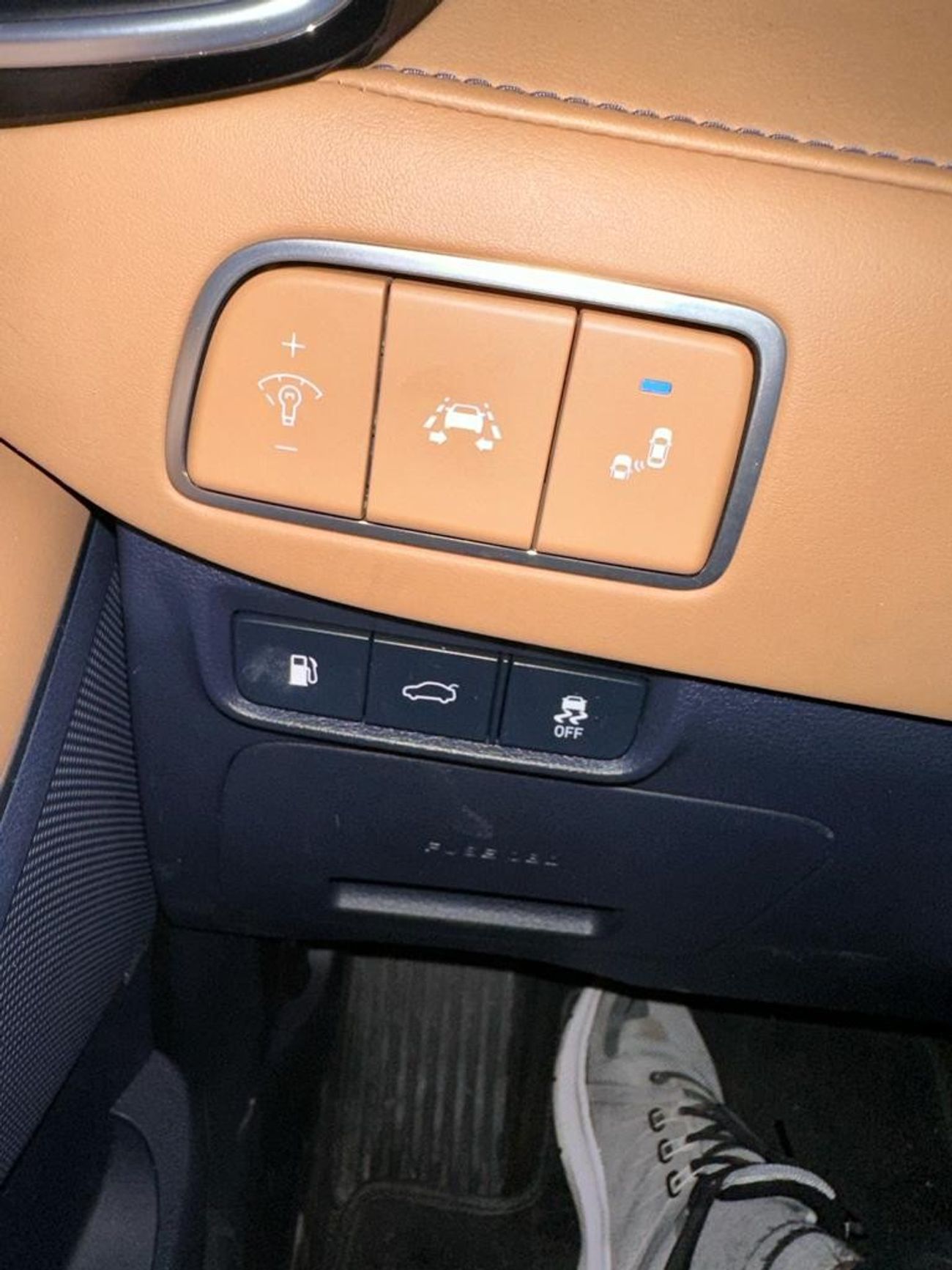 Hyundai Azera Hyundai Azera Hybrid, imported from Korea