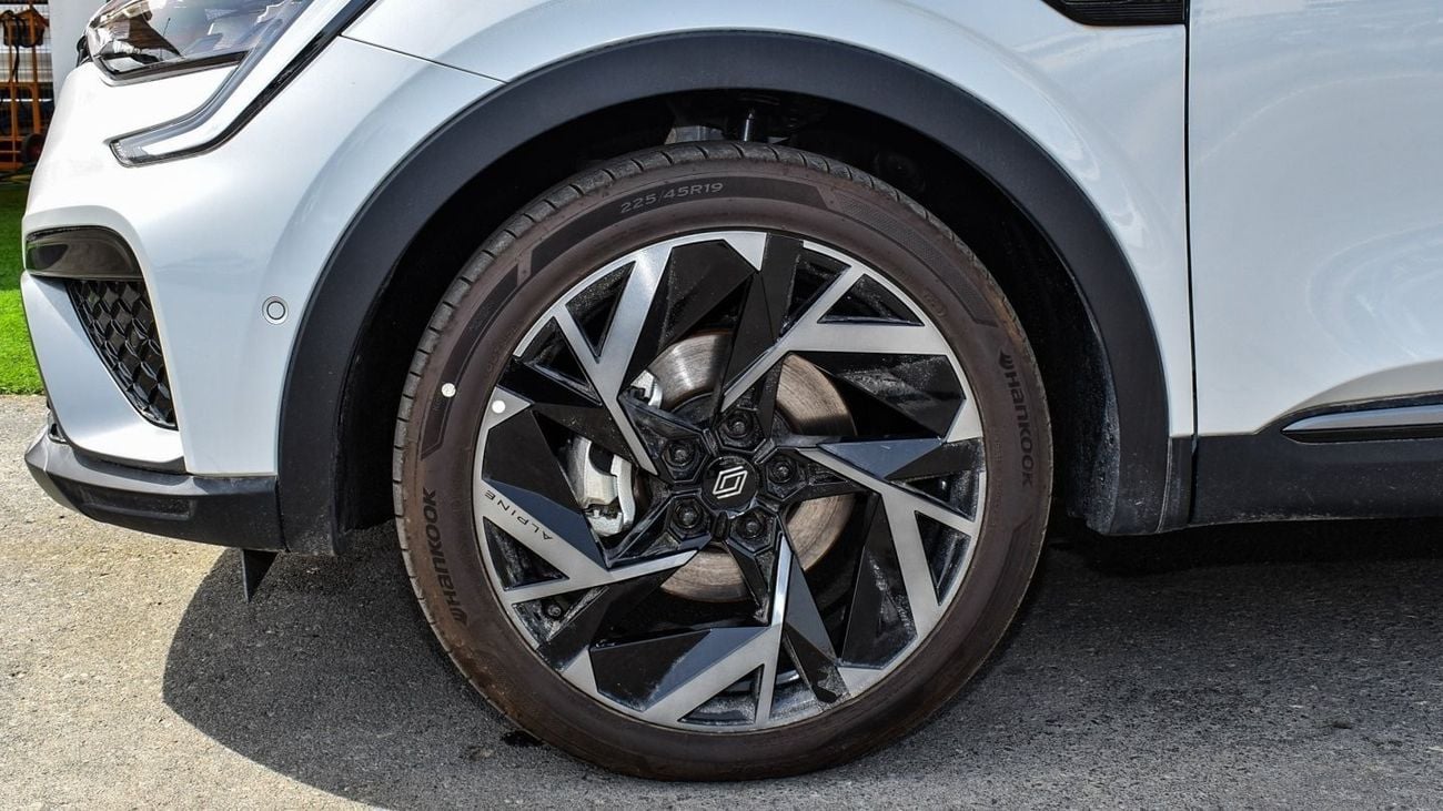 Renault Arkana 1.6L E-TEC  ALPINE (For Local Sales plus 10% for Customs & VAT)