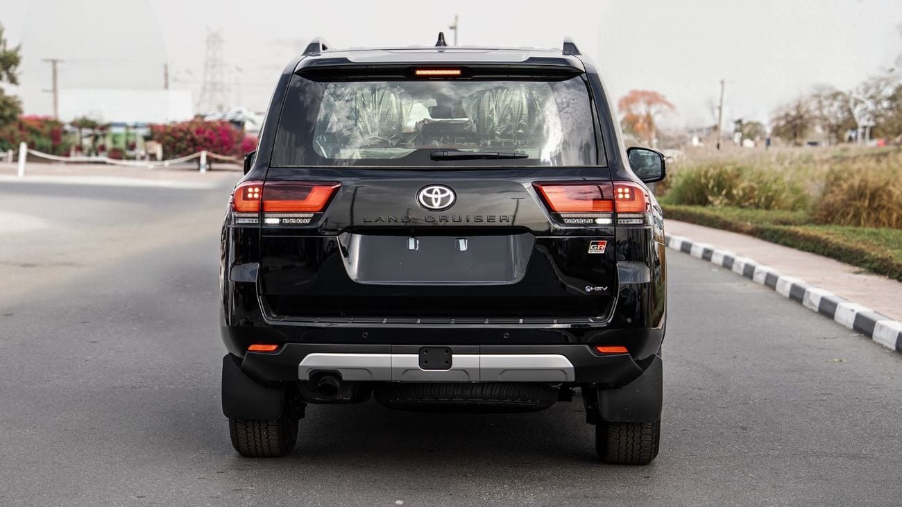 تويوتا لاند كروزر GRS 3.5L - Attitude Black Inside Maroon | Export Only