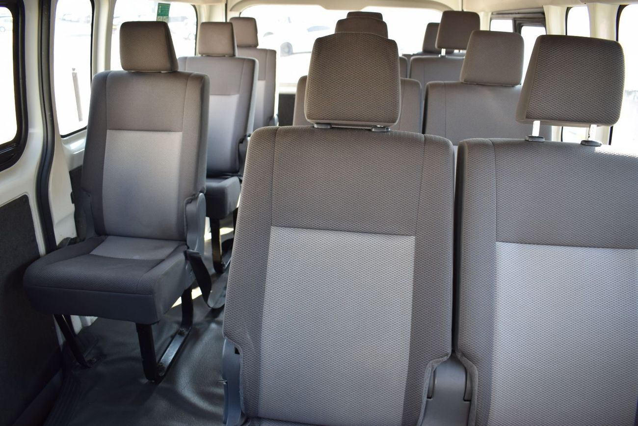 Toyota Hiace Commuter GL High Roof Toyota Hiace Highroof Bus 3.5L , A/T 6 cylinder, model:2020.Only done 88000 km