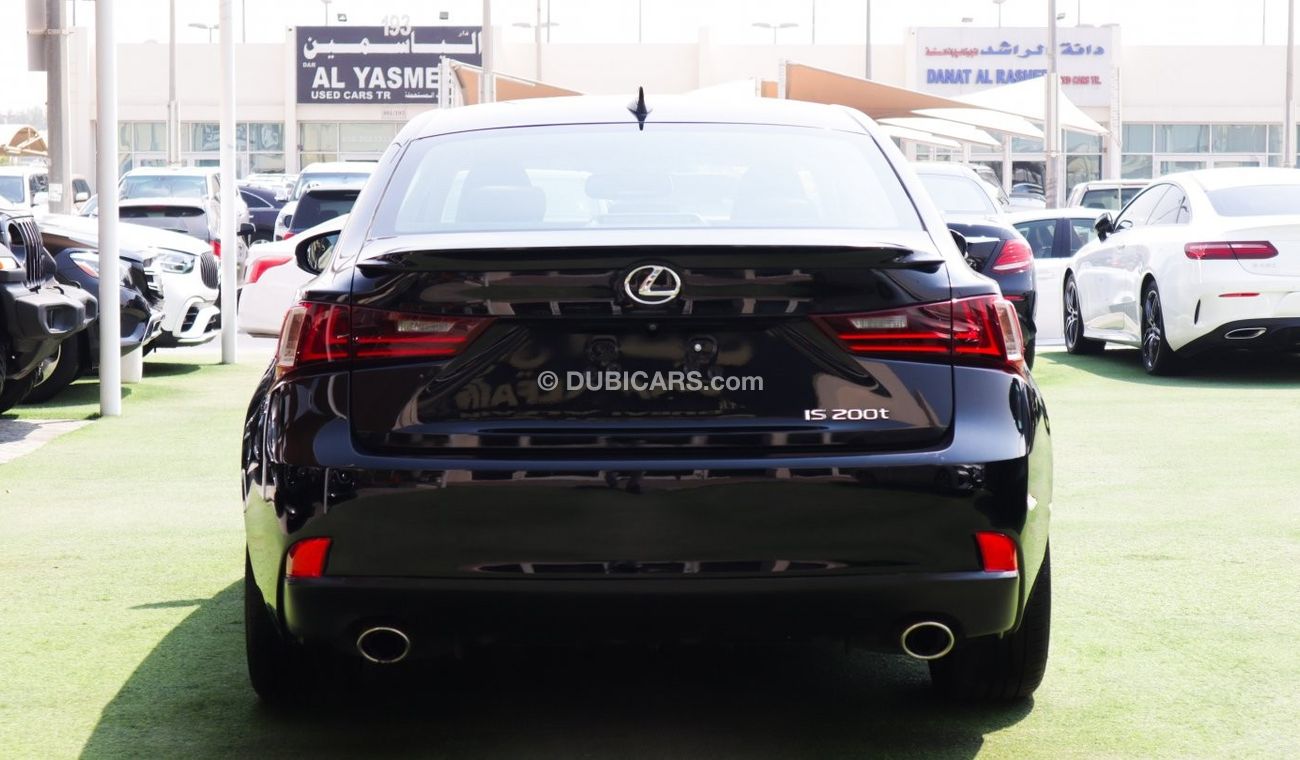 لكزس IS 200 T