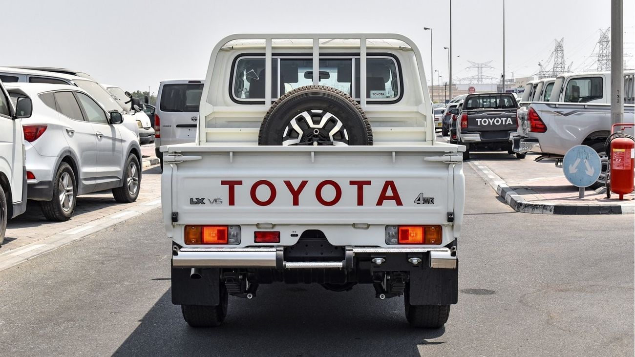 تويوتا لاند كروزر بيك آب 4.0L V6. Double Cabin  A/T
