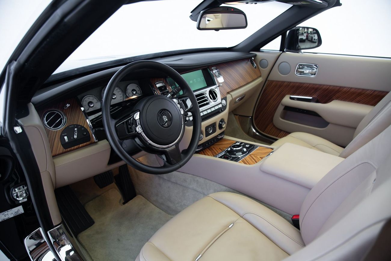 رولز رويس داون Rolls Royce Dawn