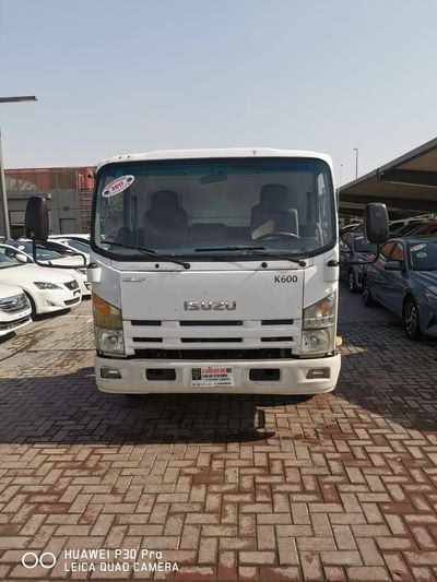 إيسوزو NPR بحالة ممتازة