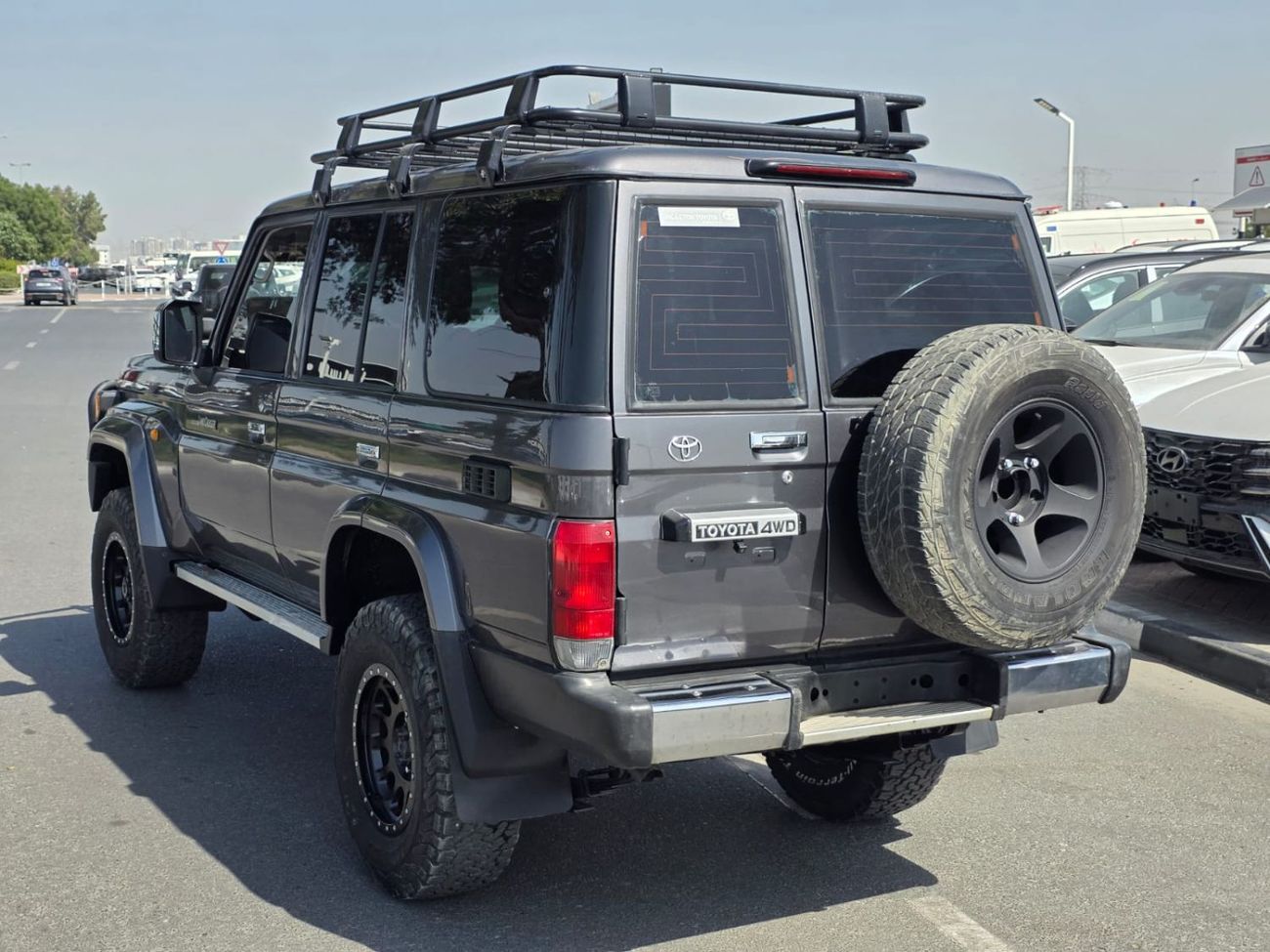 Toyota Land Cruiser 70 RIGHT HAND DRIVE ONLY FOR EXPORT 4.5 LITER 9 SEATS