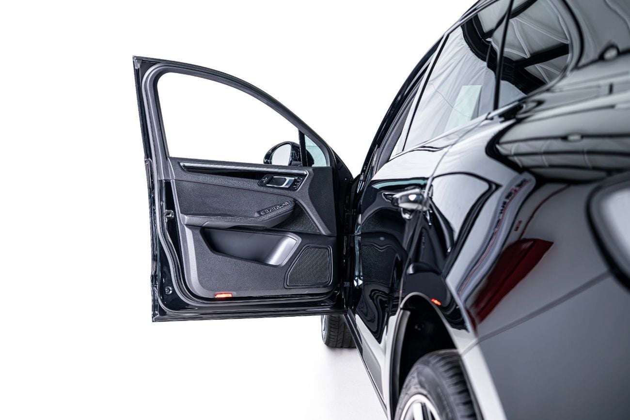 Porsche Macan S 3.0L (340 HP) Black On Black-21 Inch Rims-Red Brake Calipers-Low Mileage