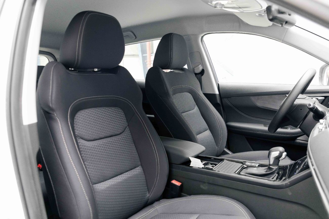 Chery Tiggo 4 Pro Comfort 1.5L - White Inside Black