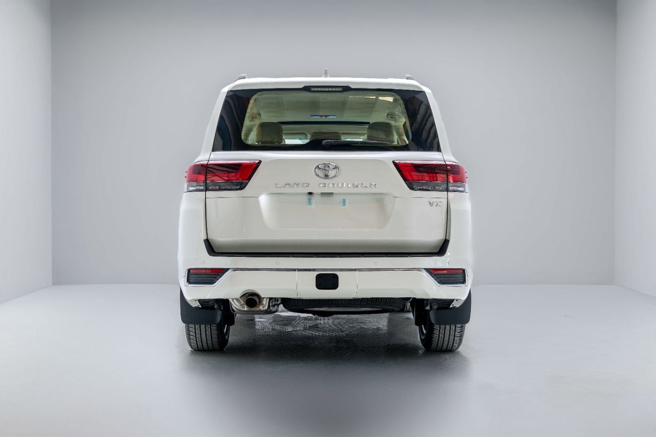 تويوتا لاند كروزر VX HI 4.0L - White Pearl Inside Beige | Export Only