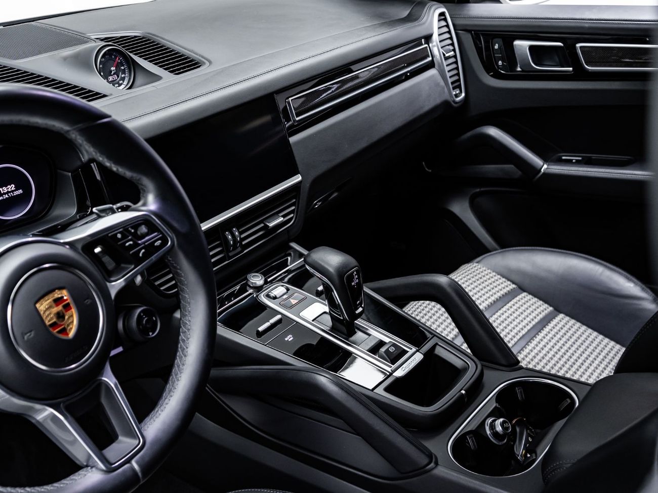 Porsche Cayenne 2023 Porsche Cayenne GTS Coupe, Lightweight Package, 2027 Porsche Warranty, Full Service History,GCC