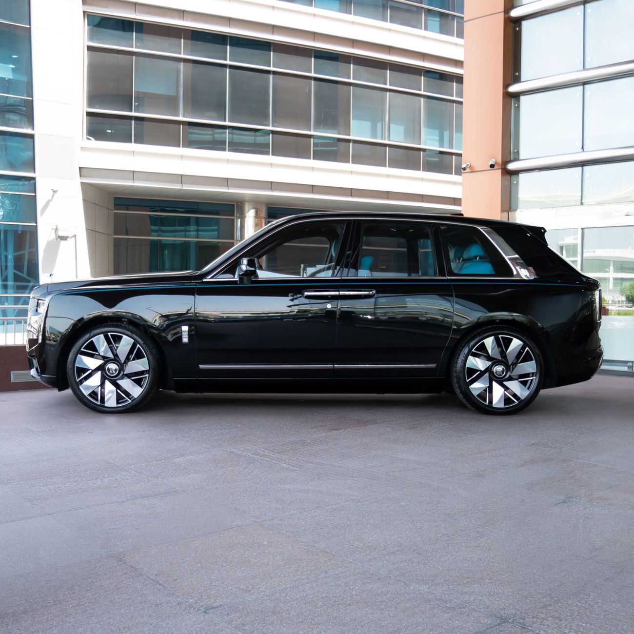 Rolls-Royce Cullinan 2024 ROLLS ROYCE CULLINAN BLACK BADGE DONE ONLY 6000KM