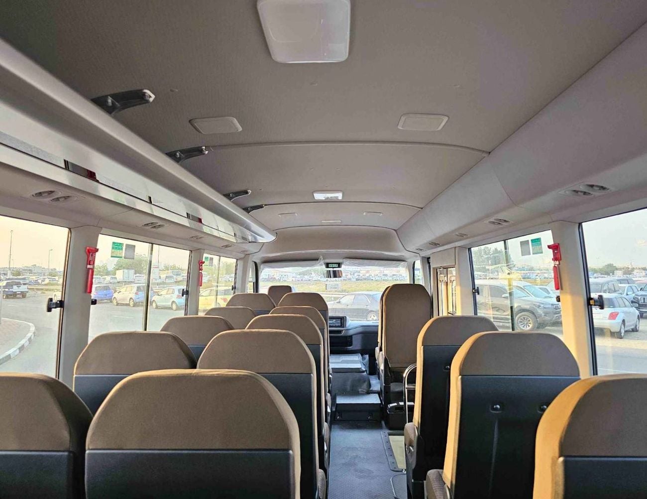 Toyota Coaster 4.0L V4 DIESEL / 23 STR M/T / AUTO DOOR / BAGGAGE TRAY WITH RACK (CODE # COD4J)