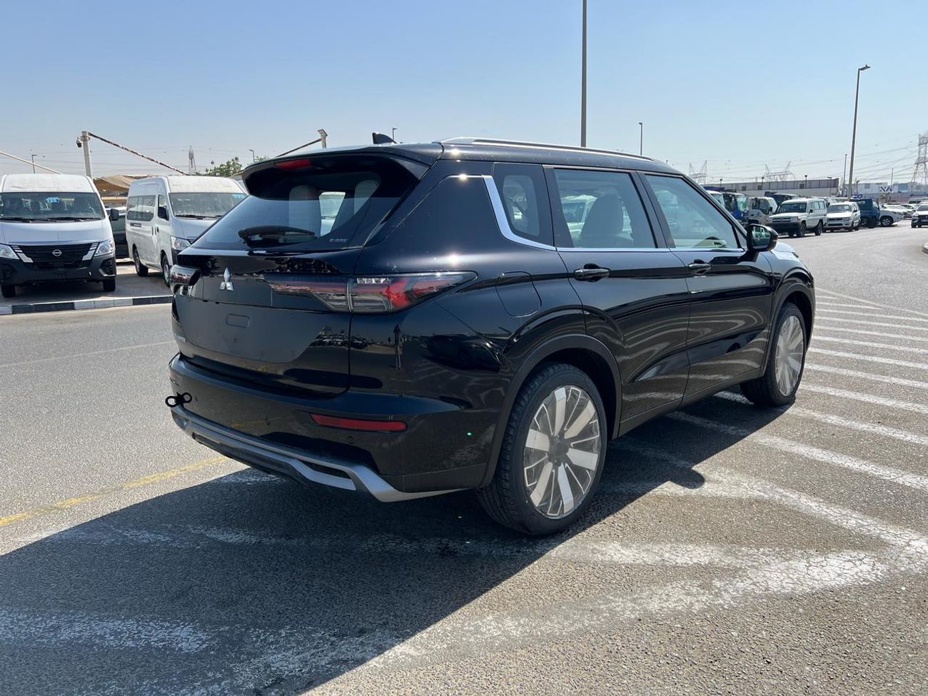 ميتسوبيشي آوتلاندر MITSUBISHI OUTLANDER H-LINE GCC 2026