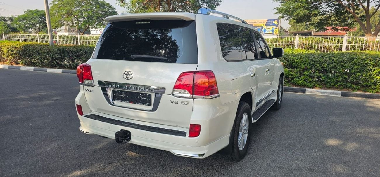 تويوتا لاند كروزر VXR 5.7L AWD