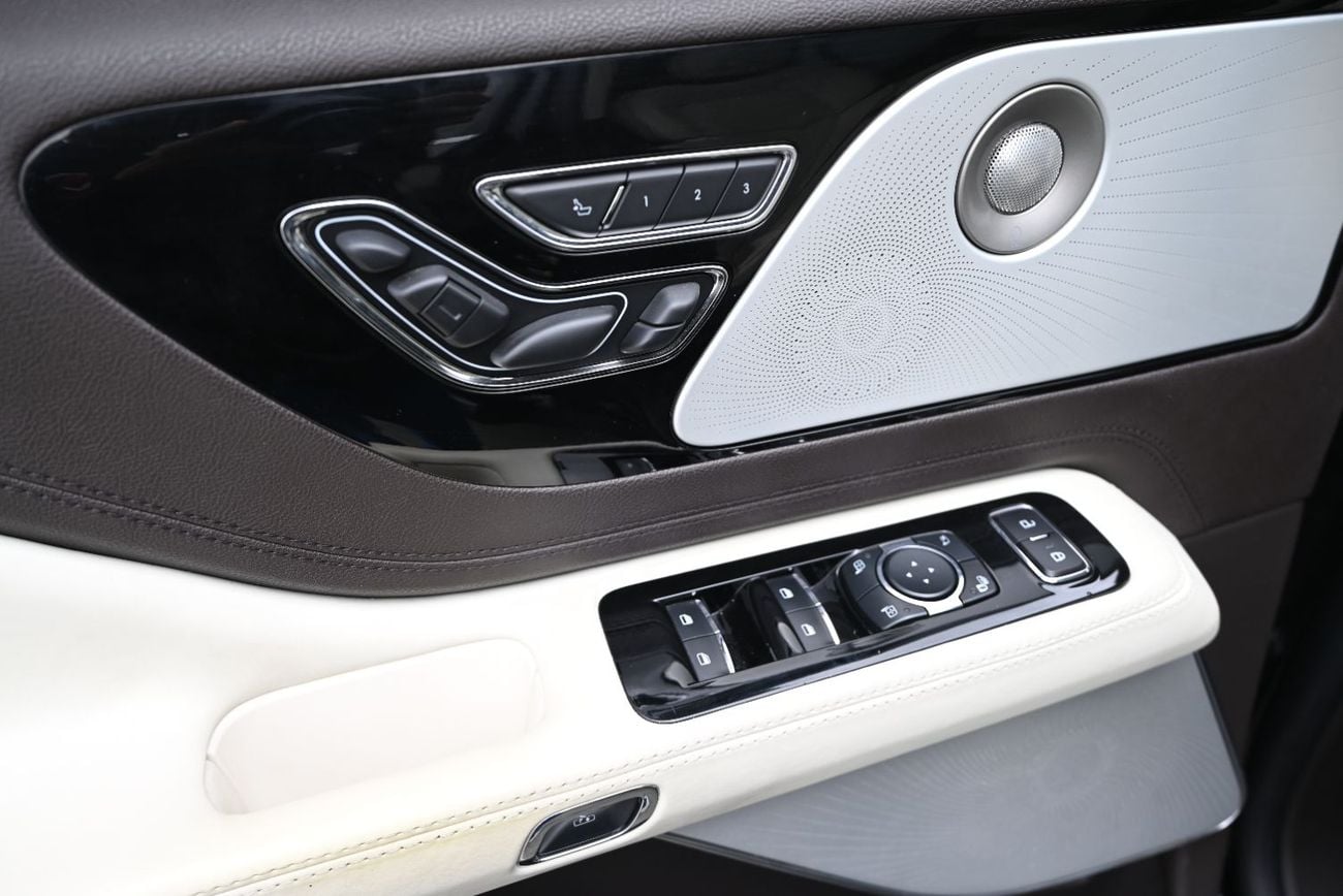 Lincoln Aviator Presidential 3.0L - HOT DEALS - GCC - AGENCY MAINTAINED - UNDER WARRANTY 2028 - LINCOLN AVIATOR