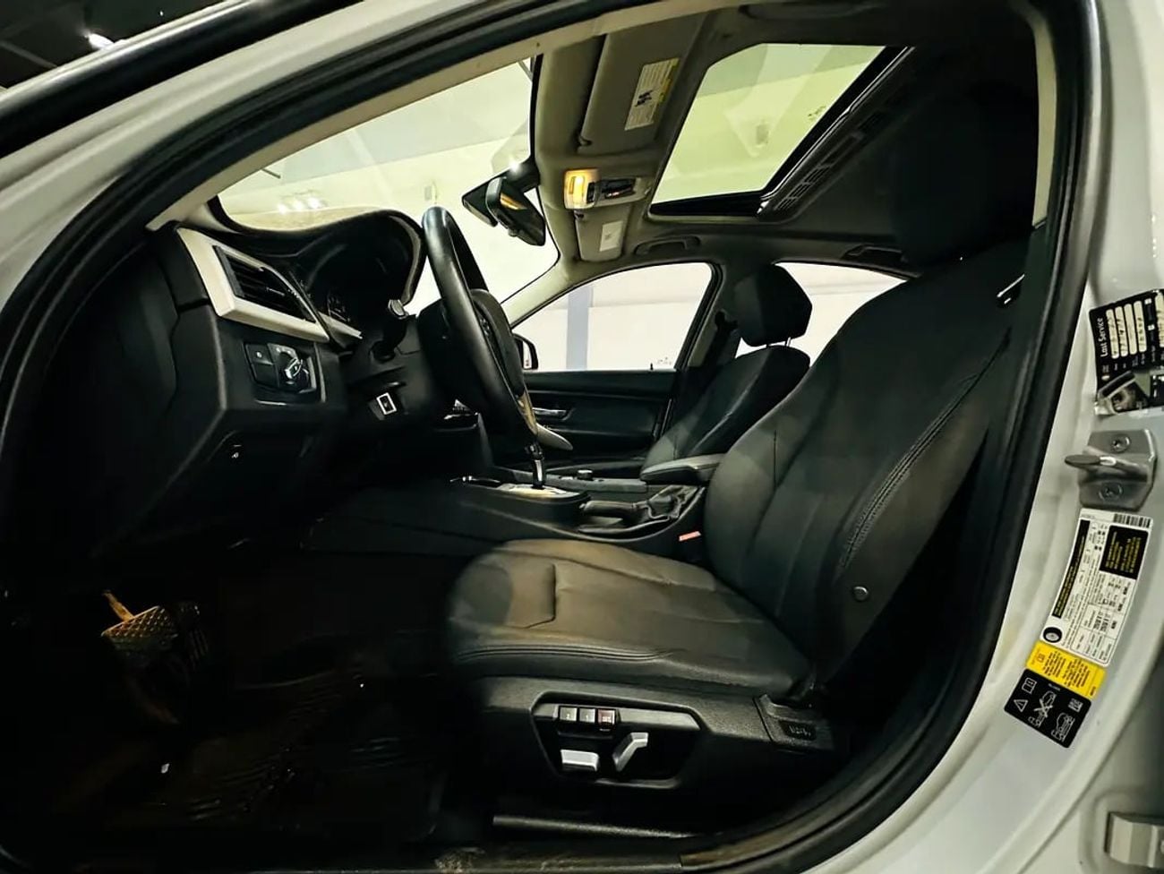 BMW 320i STD JOY EDITION