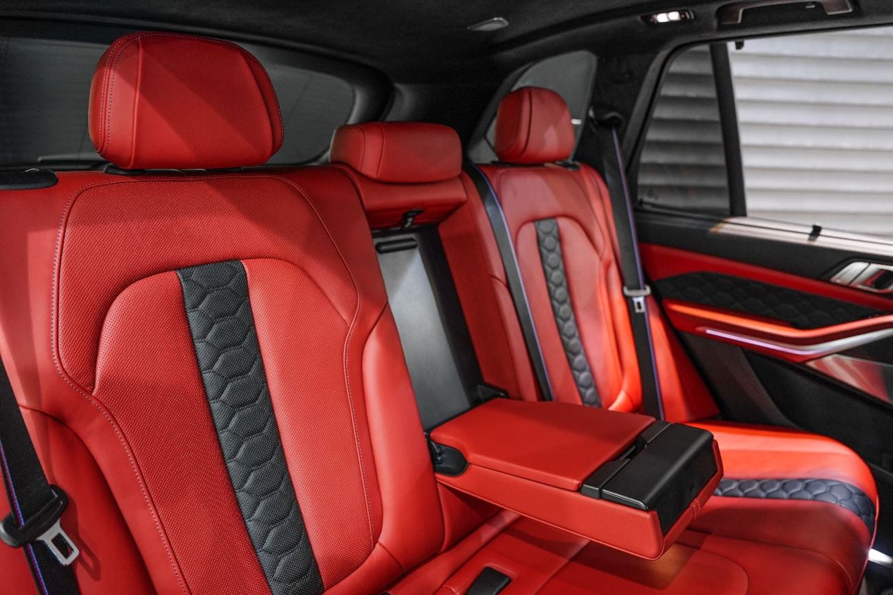 BMW X5M Competition 4.4L Carbon Interior, Driving Assistance Pro, GCC Spec!!