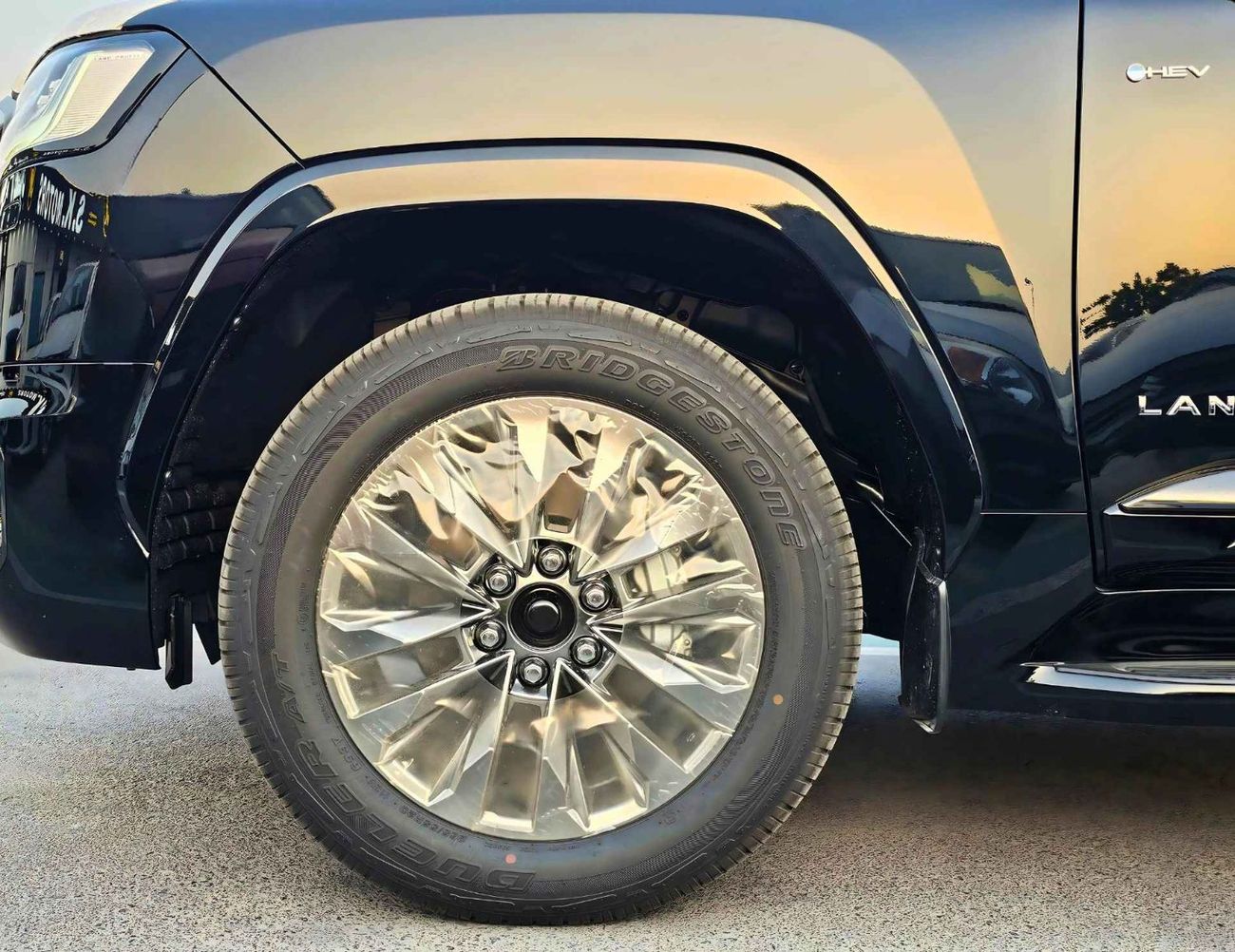 Toyota Land Cruiser HYBRID VXR TWIN TURBO / 3.5L V6 PETROL / RADAR / SUNROOF /JBL SPKRS / 360* CAMERA (CODE # LCVXR35HV)