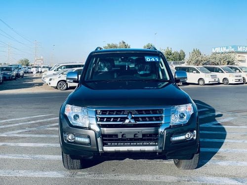 ميتسوبيشي باجيرو بينين Right hand drive clean car