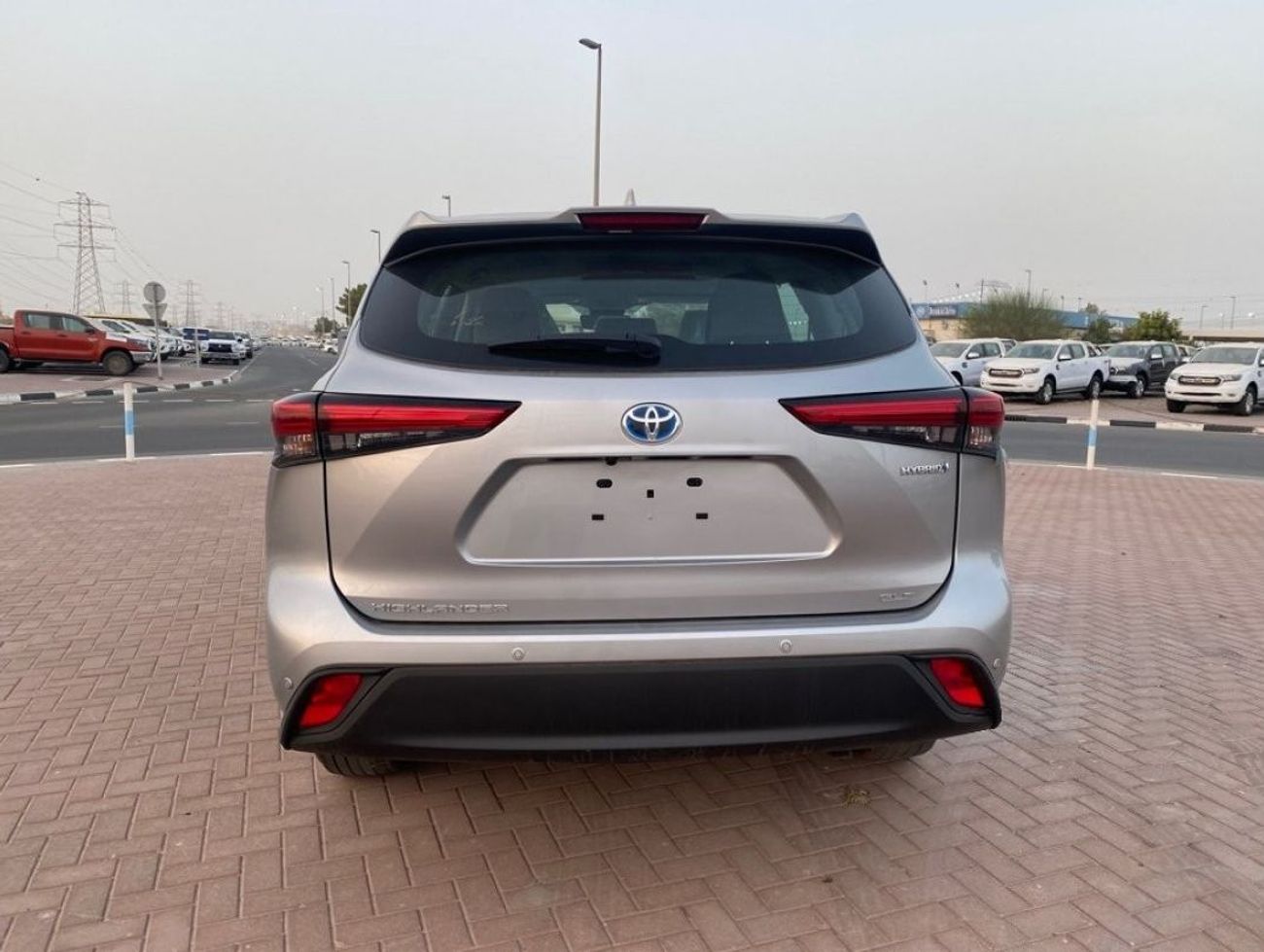 تويوتا هايلاندر 2022 2.5L PETROL GLE HYBRID 4x4 FOR EXPORT