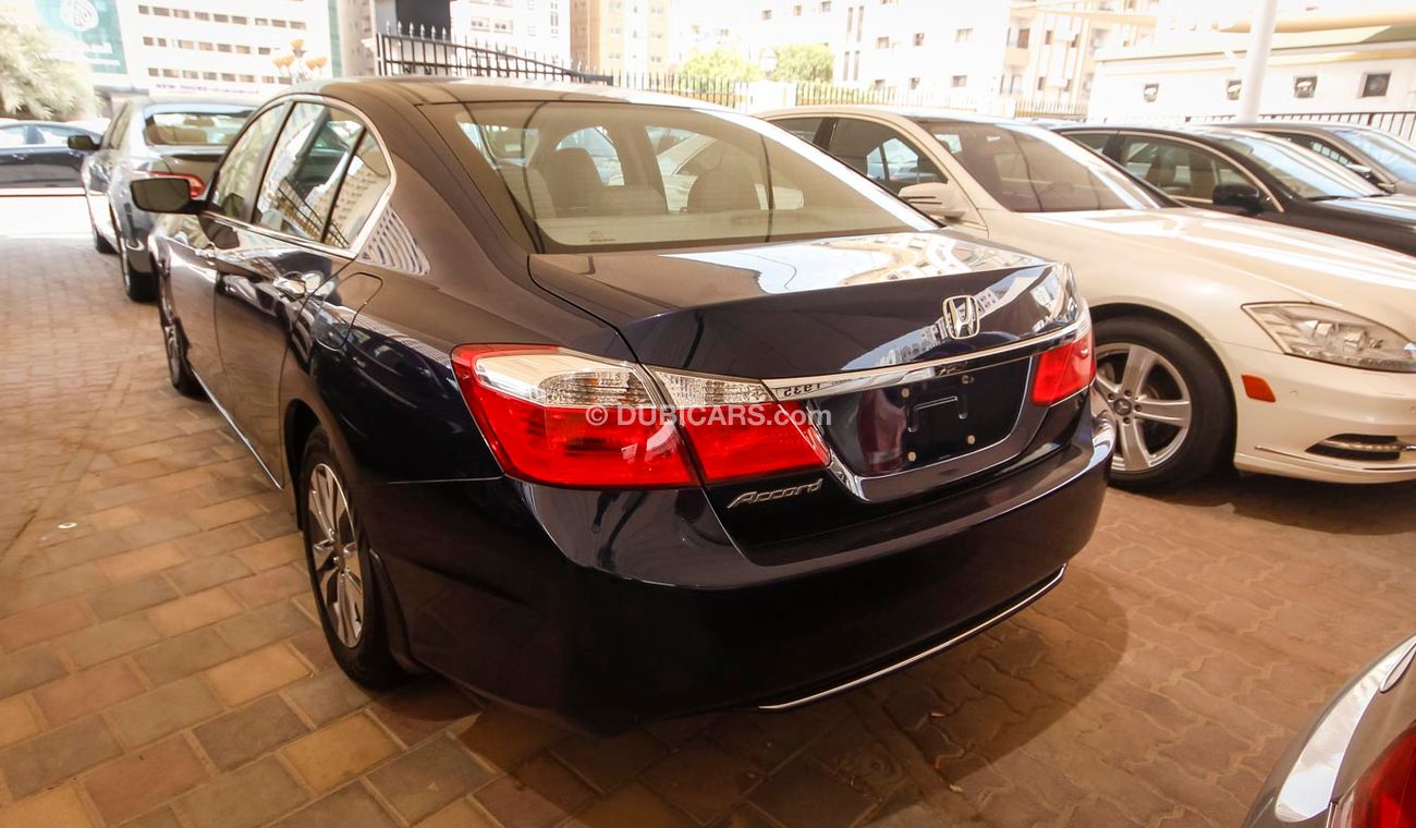 Used Honda Accord 2013 for sale in Sharjah 28228