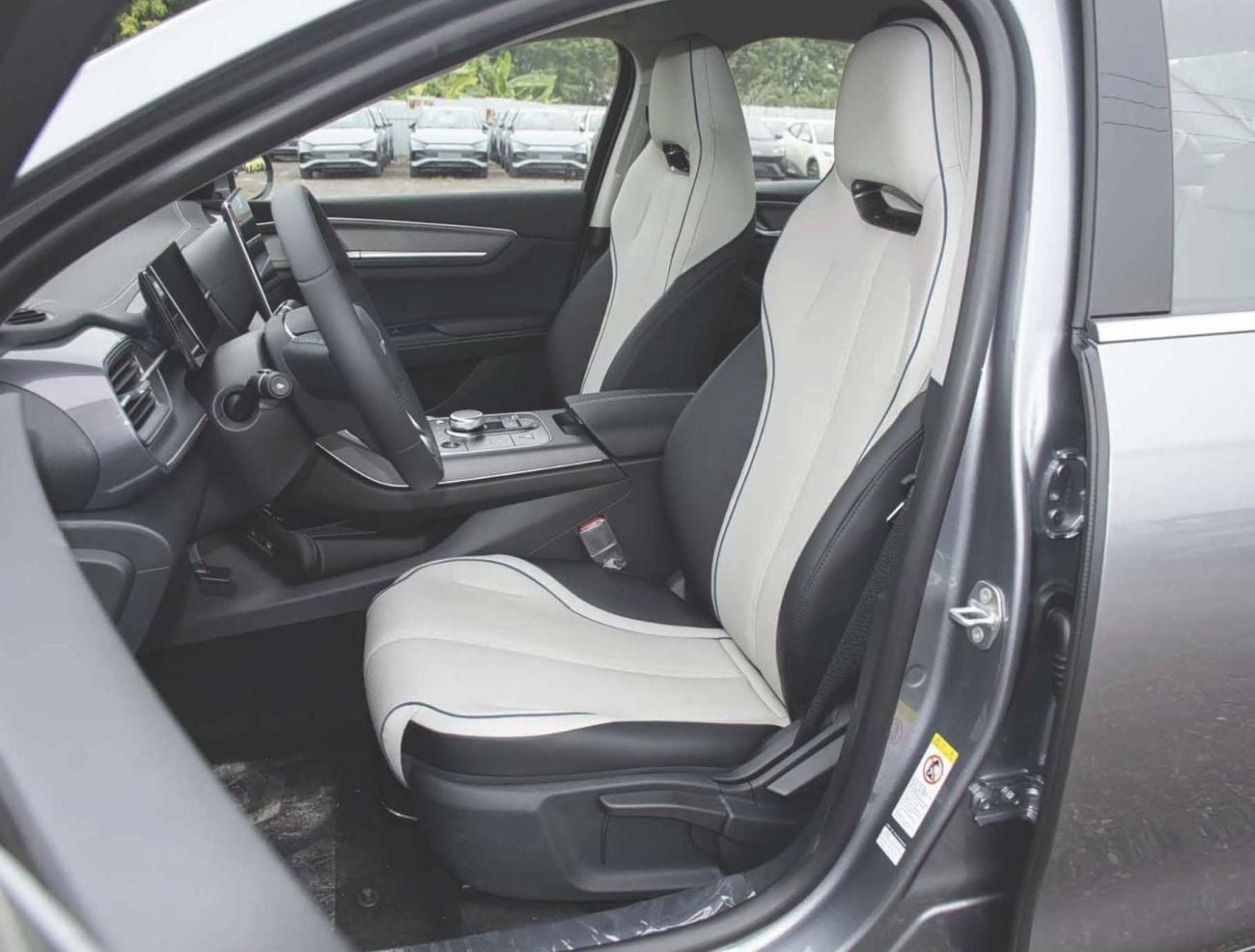 BYD Destroyer 05 STD (NON GCC) Honor DM-i 55km Luxury Version - Alloy Wheels - Push Start - Model 2025