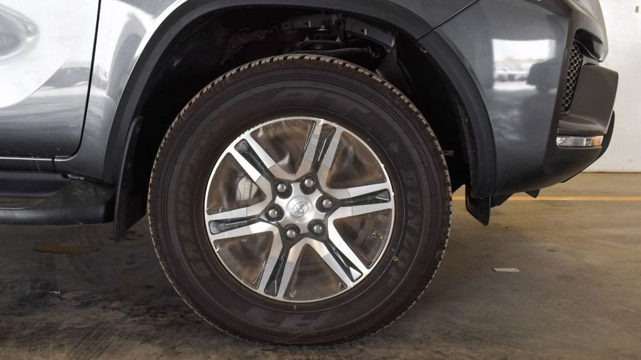 Toyota Fortuner 2023 Toyota Fortuner 2.7 4X4 Low 17 AL - Grey inside Chamois | Export Only