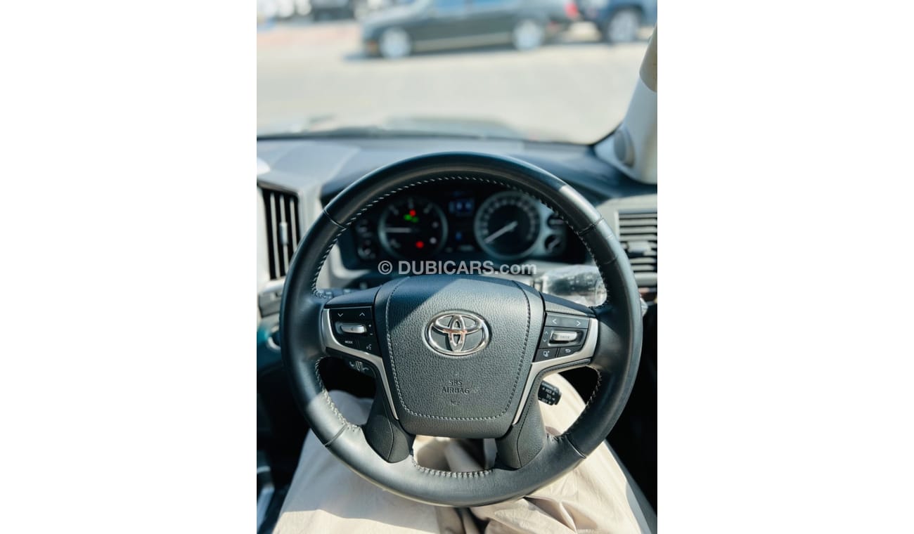 Toyota Land Cruiser VXR