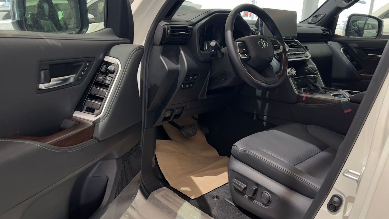 تويوتا لاند كروزر EXPORT ONLY - 2026 LC300 VX 4.0L (Black Interior) (GCC Specification)