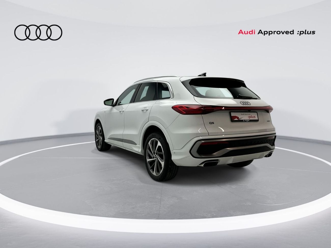 Audi Q5 45 TFSI Quattro Design 2.0L Q5 SUV TFSI quattro 204hp (Ref# 56392)