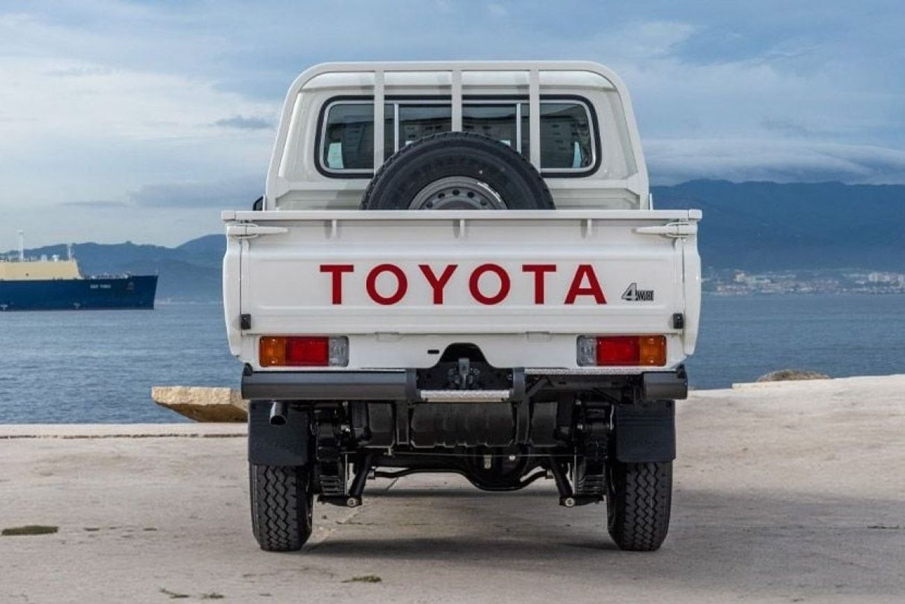 Toyota Land Cruiser Pick Up Land Cruiser Pick Up D/C 4.2L Diesel M/T 2024