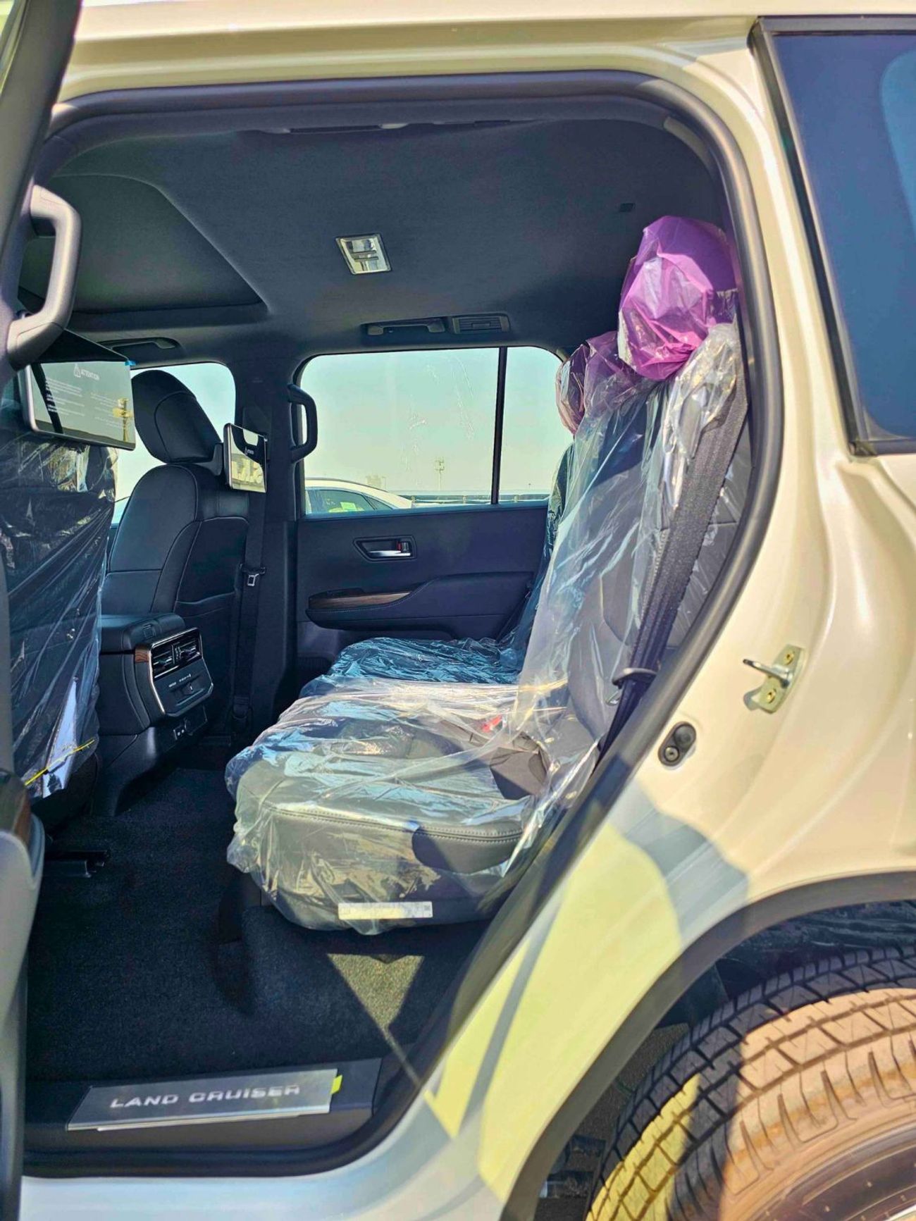 Toyota Land Cruiser /GXR TWIN TURBO / 3.3L DIESEL / REAR ENTERTAINMENT / BIG BUMPER (CODE#LCDGXRM)