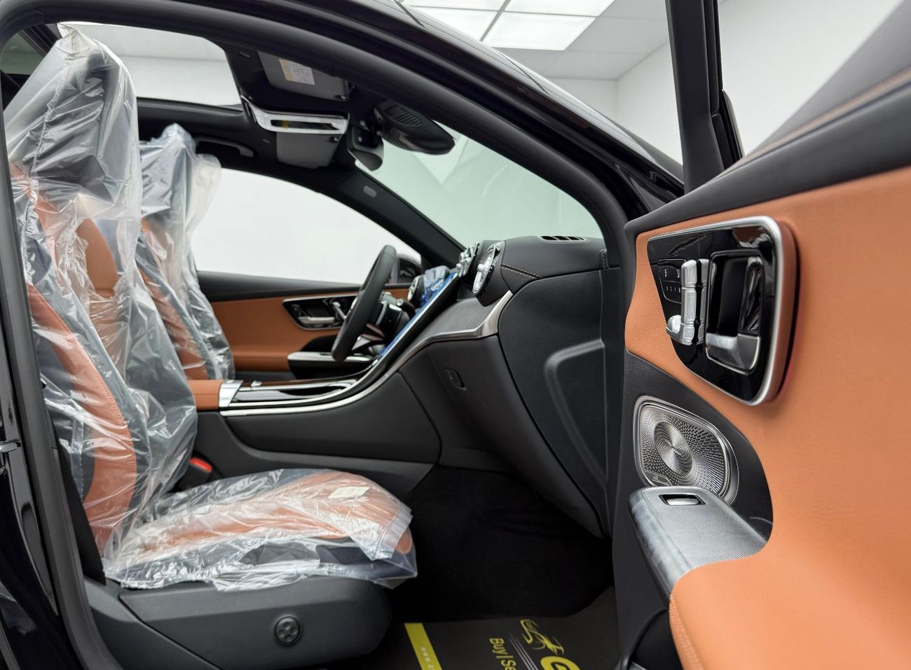 مرسيدس بنز GLC 200 4Matic *Brand New* 2025 Mercedes Benz GLC 200 AMG 4MATIC Premium Plus, 5 Years Mercedes Warranty, GC