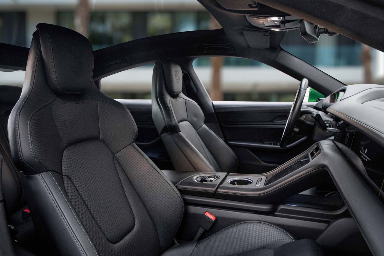 بورش تايكان 5,092 P.M | 0% Downpayment | TAYCAN 4S | PRISTINE CONDITON!