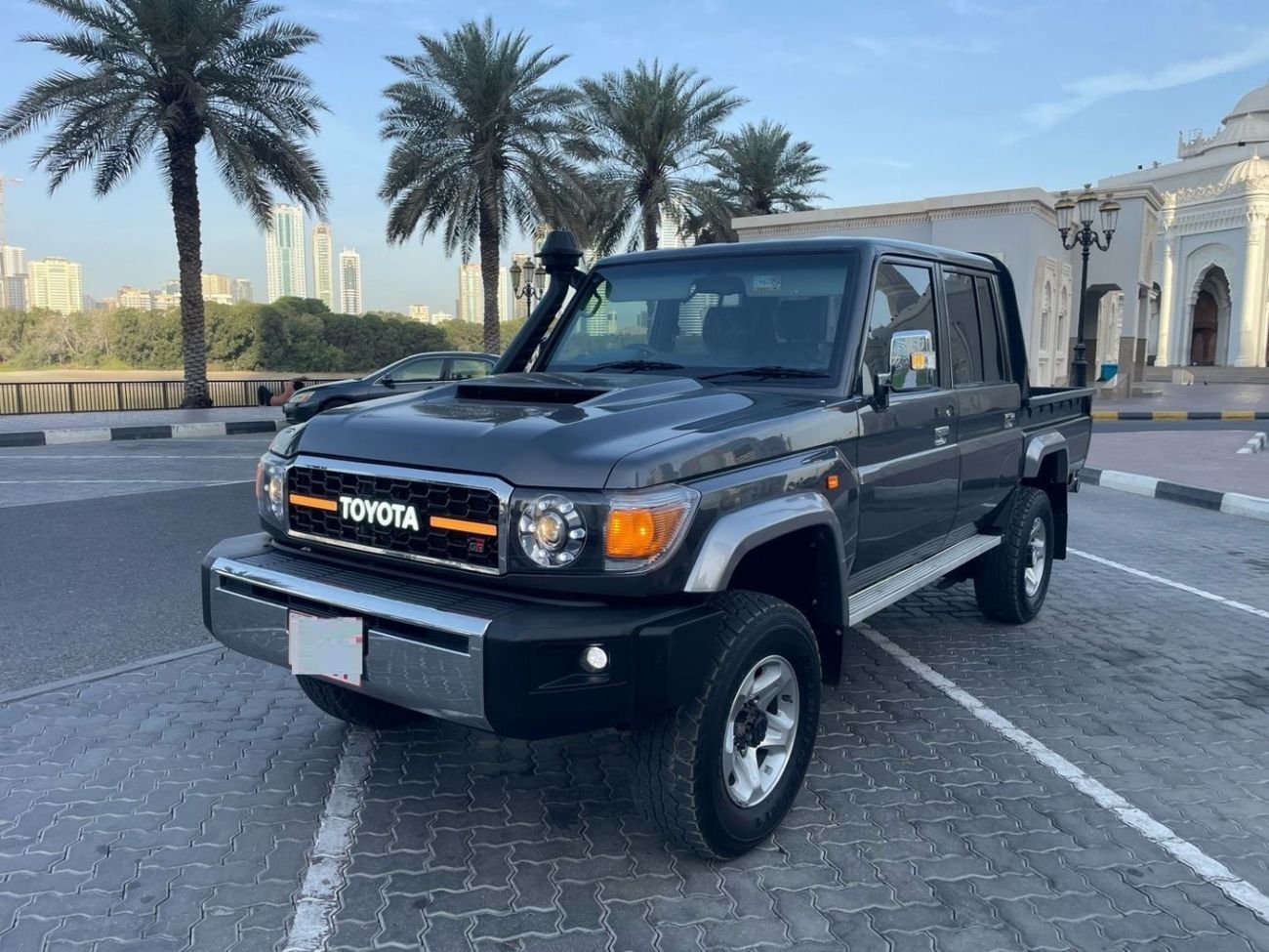 Toyota Land Cruiser Pick Up DIESEL 4.5 LITER ,RIGHT HAND DRIVE MANUAL TRANSMISSION