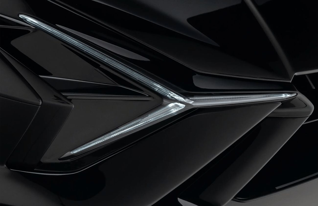 لامبورغيني سيان 6.5L V-12 Naturally Aspirated Engine + eMotor