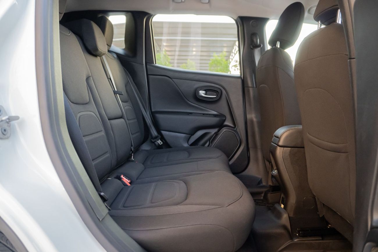 جيب رينيجيد LATITUDE 4X4 2022 LOW MIL