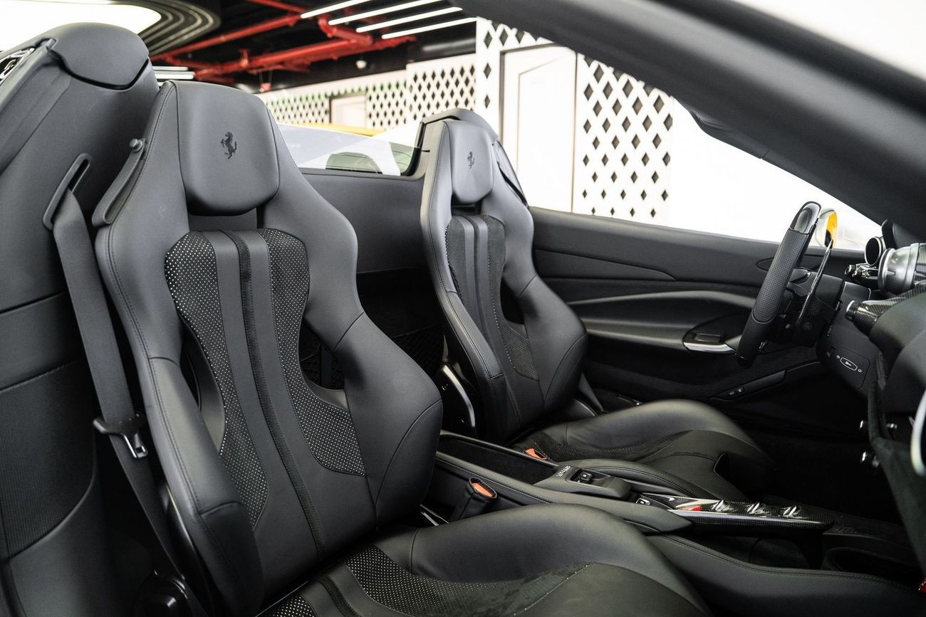 Ferrari F8 Spider 3.9T V8