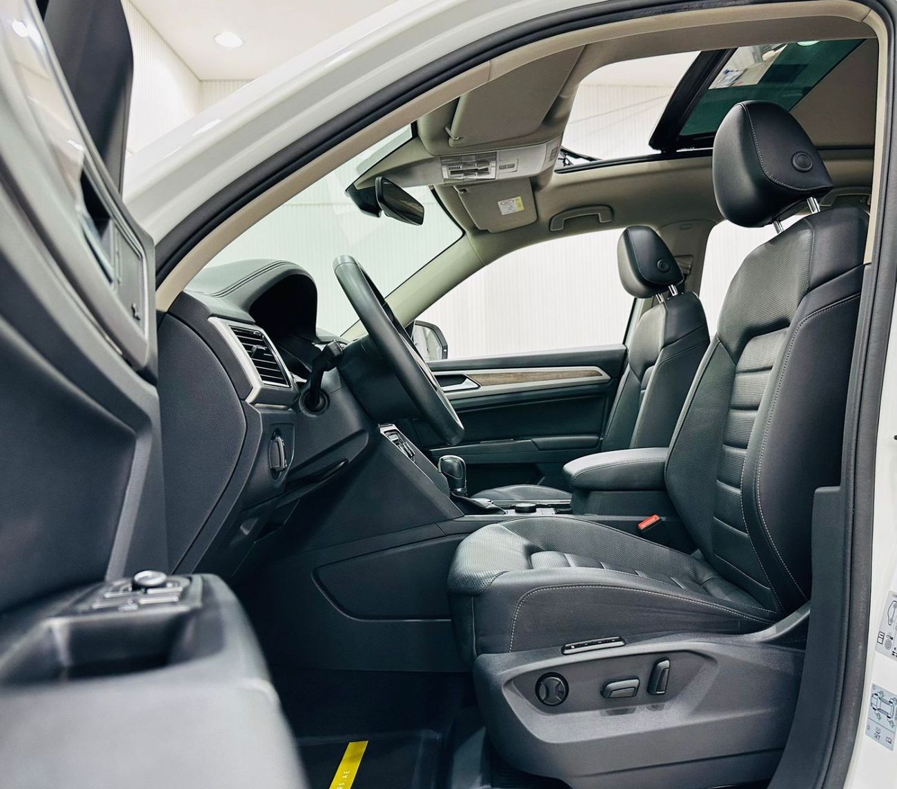 Volkswagen Teramont 2019 Volkswagen Teramont R-Line, July 2024 VW Warranty, Full Vw Service History, Full Options, GCC