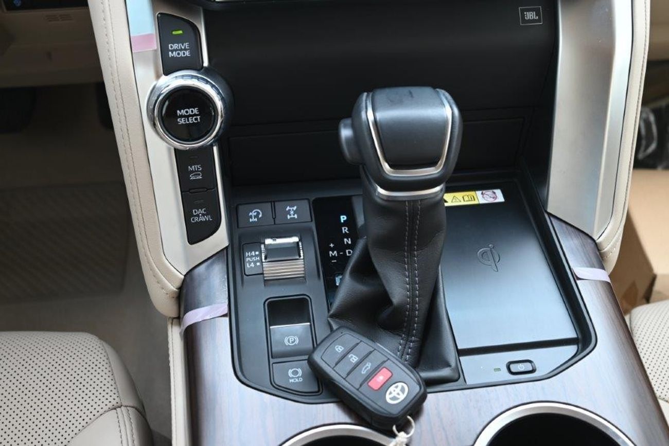 تويوتا لاند كروزر 3.3L ADVENTURE EDITION