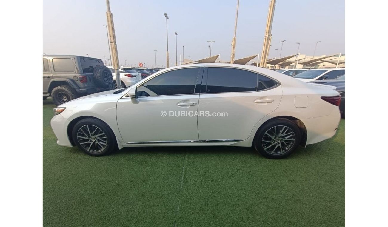 Lexus ES 300 The car is very good, in perfect condition, looks clean from the inside and outside without any acci