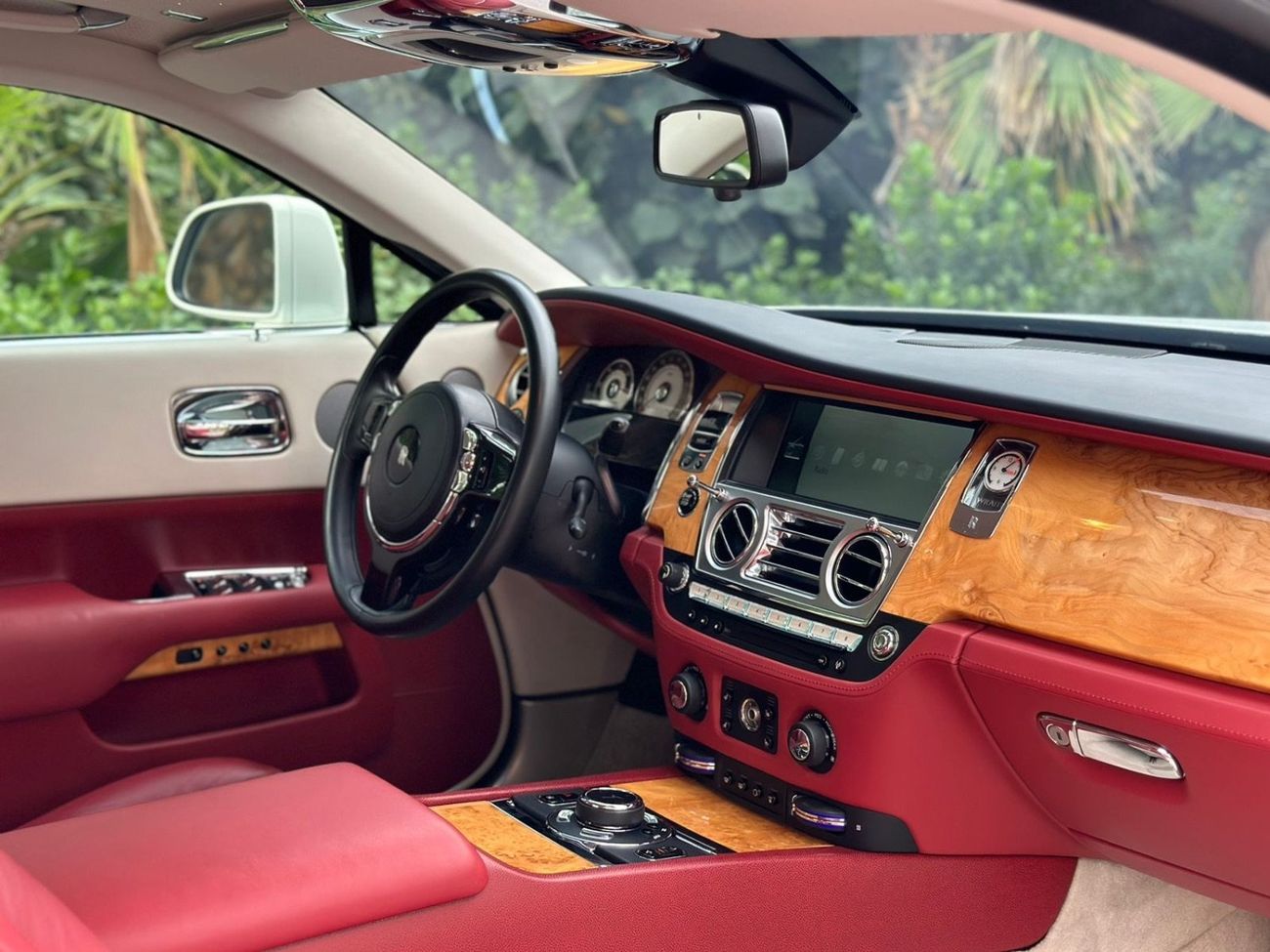 Rolls-Royce Wraith 2015 Rolls Royce Wraith | GCC Specs | 6.6L V12 | 624 HP | 66k KM | WHITE/RED | Starlight Headliner |