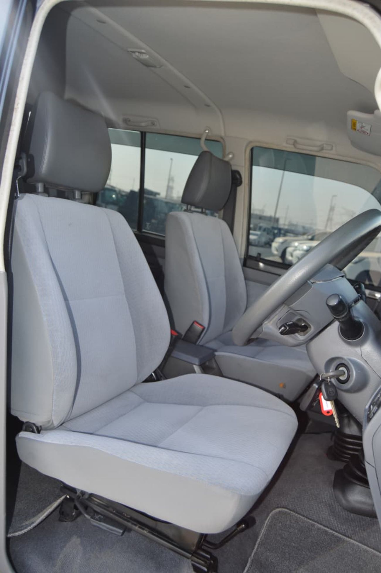 تويوتا لاند كروزر بيك آب RIGHT HAND VEHICLE ONLY FOR EXPORT 4.5L 4WD