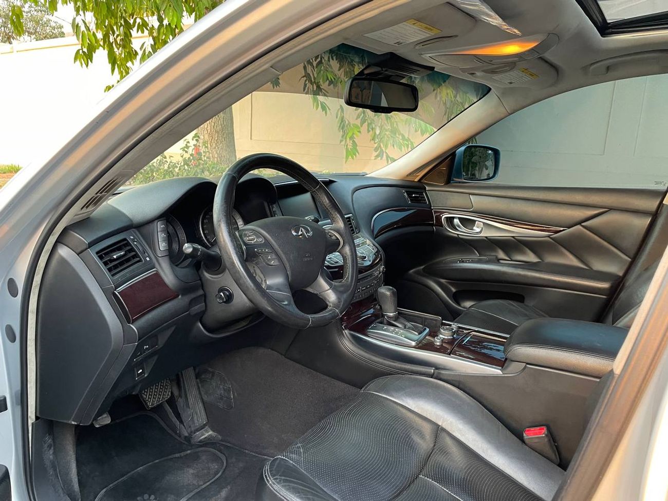 Infiniti Q70 Luxury 3.7L