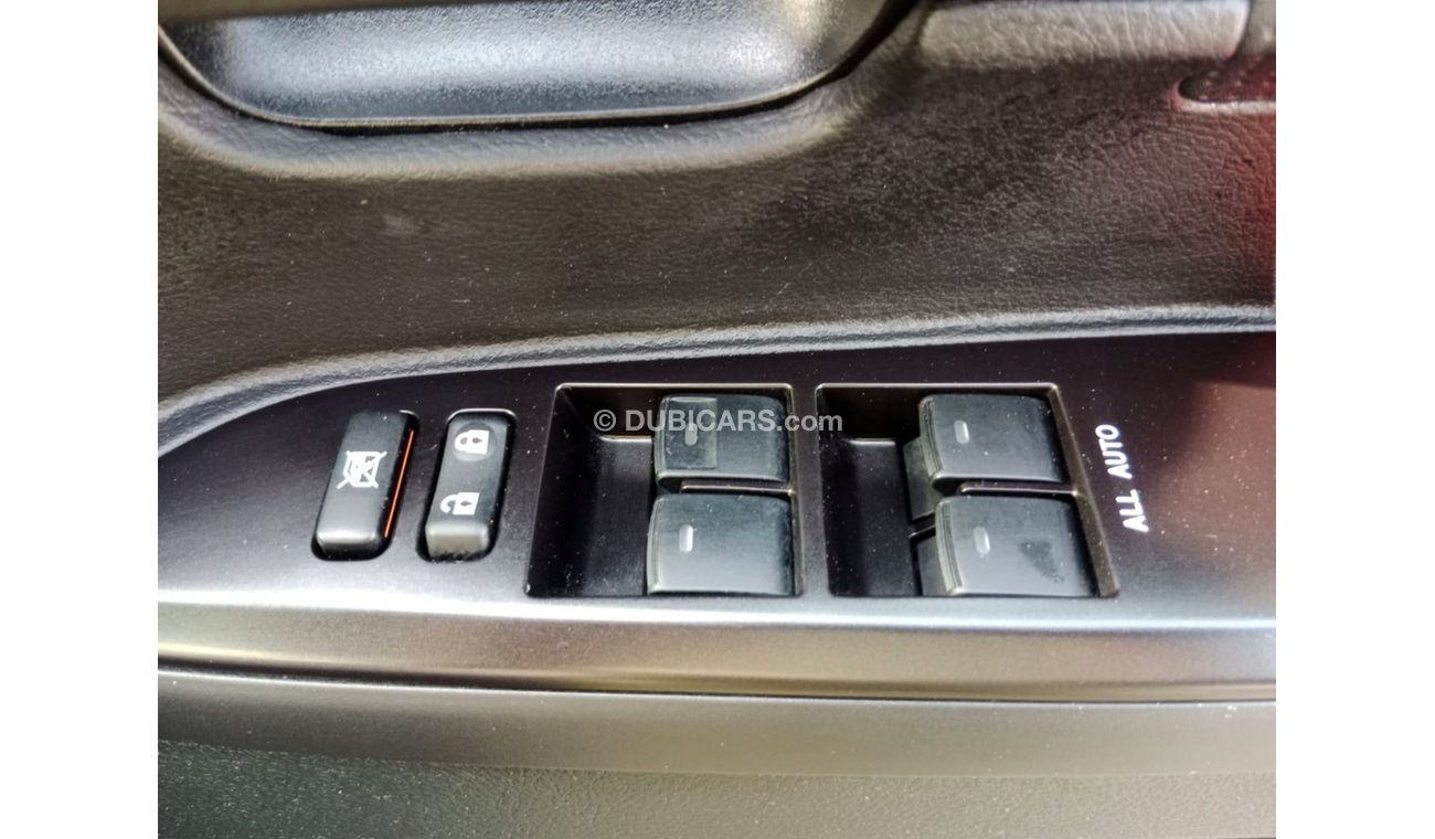 تويوتا لاند كروزر TOYOTA LAND CRUISER RIGHT HAND DRIVE (PM1568)