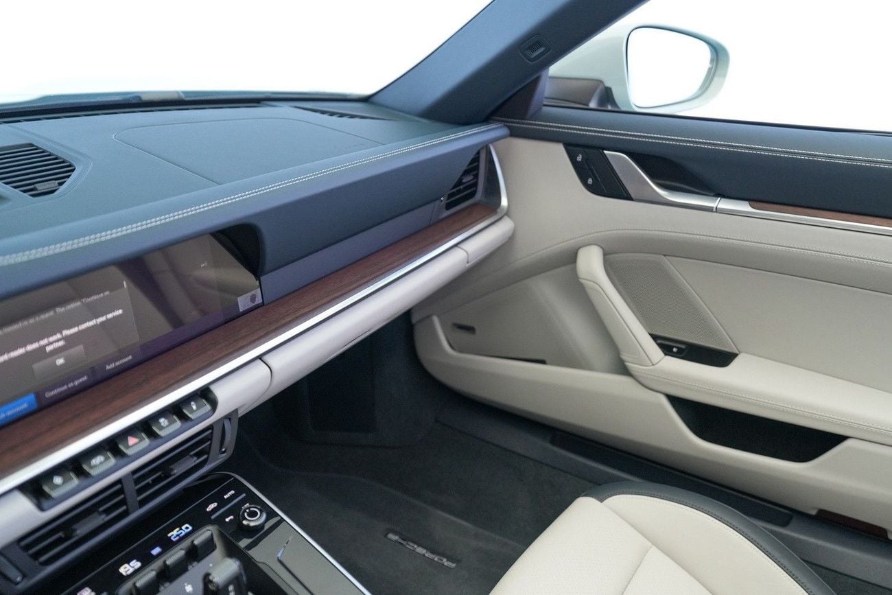 Porsche 911 CARRERA