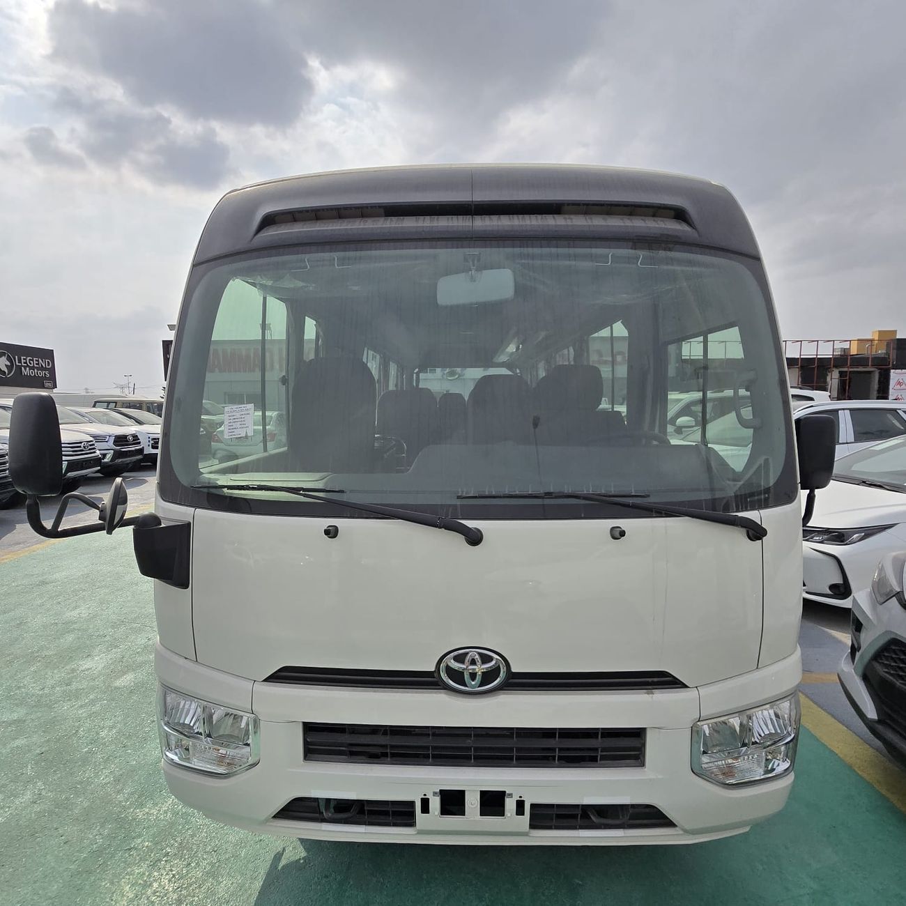 Toyota Coaster TOYOTA COASTER FULL OPTION 2.8 L DIESEL 2025 MODEL AUTOMATIC TRANSMISSION