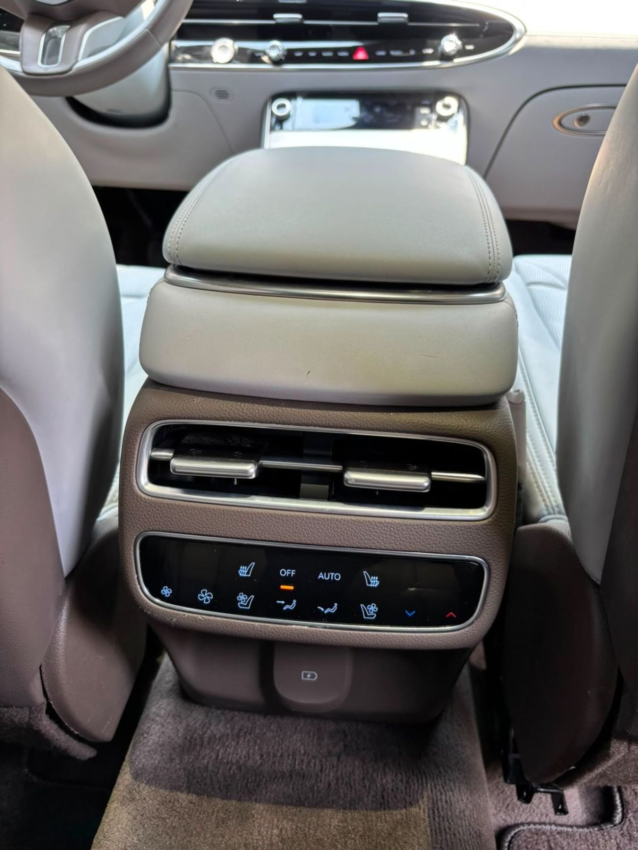 Genesis GV70 PREMIUM