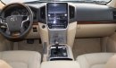 Toyota Land Cruiser Toyota Land Cruiser 2017 GCC 8 cylinder in excellent condition without accidents, very clean from in