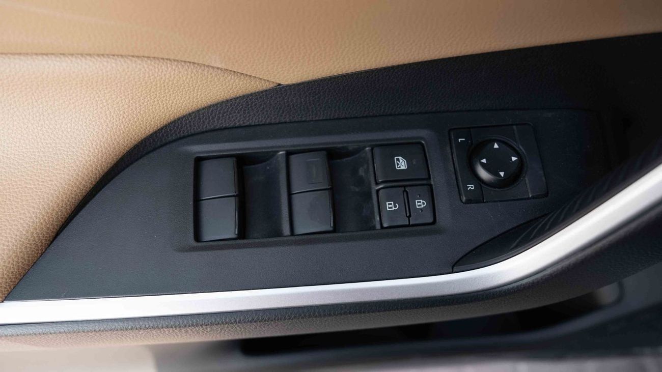 تويوتا راف ٤ 2025 Toyota RAV4 E 4X2 2.5 - Platinum White Pearl Inside Brown | Export Only